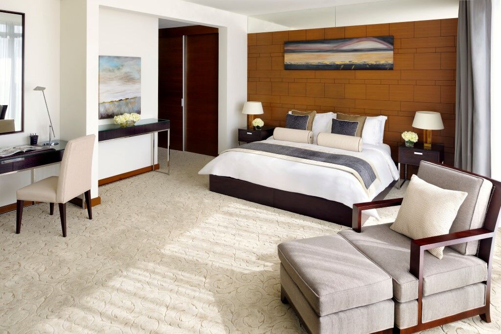 العنوان مول 5* دبي